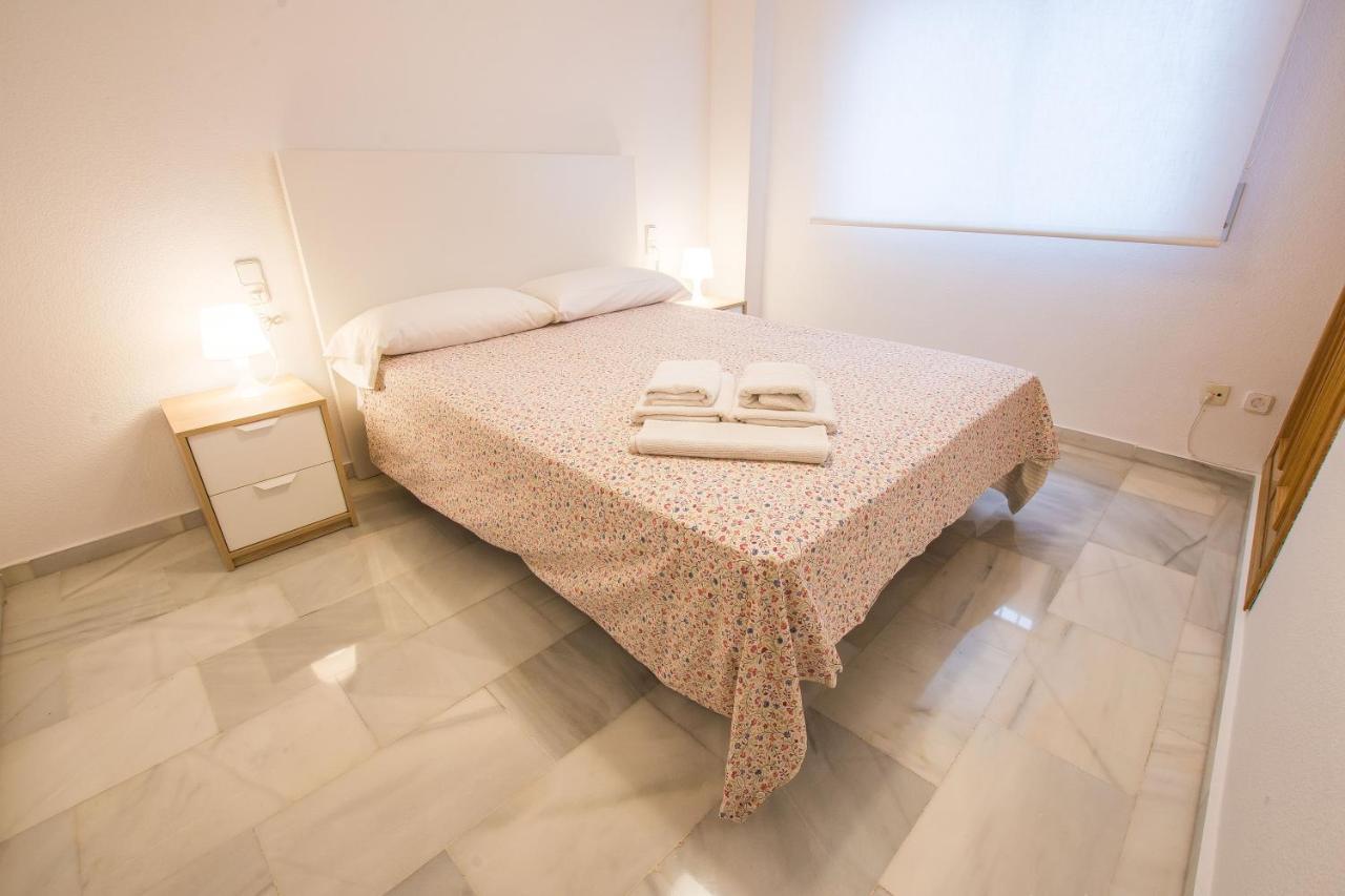 Qh Puerta Real Apartment Granada Exterior photo
