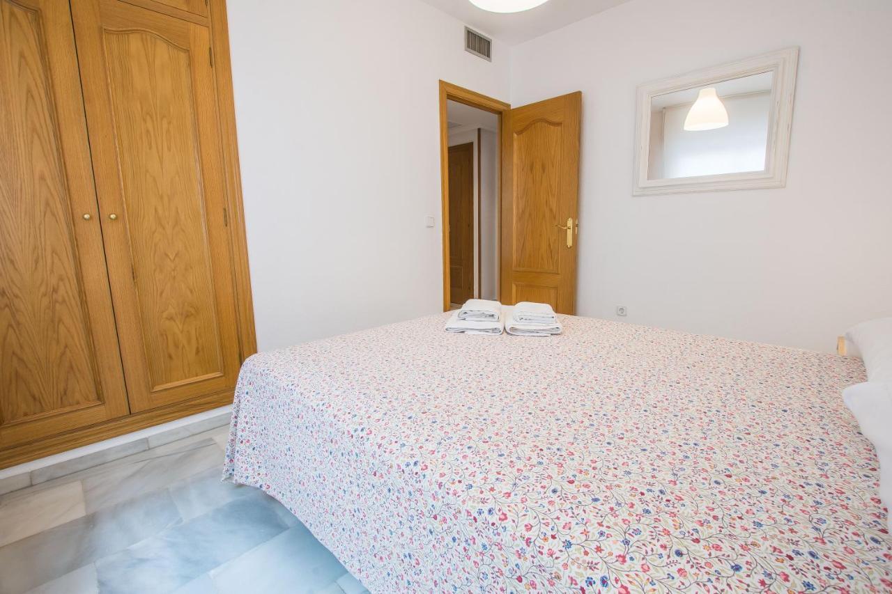Qh Puerta Real Apartment Granada Exterior photo